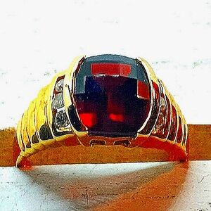 14KYG Diamond Garnet Checkerboard Cut Ring....